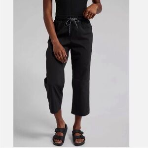 Athleta - Trekkie straight leg crop 2P NWT